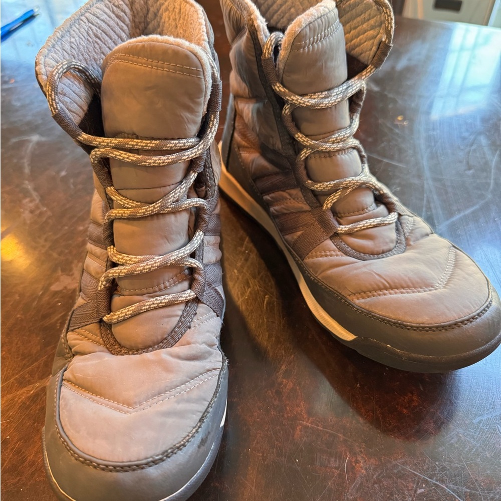 SOREL Grey Quilted Winter Boots
